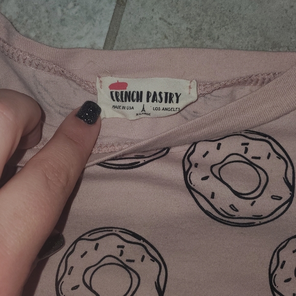 French Pastry Pink Donut Crop - Picture 3 of 3